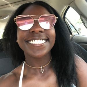 Meet your Posher, Andria